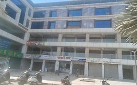 White House Ahmedabad 3*